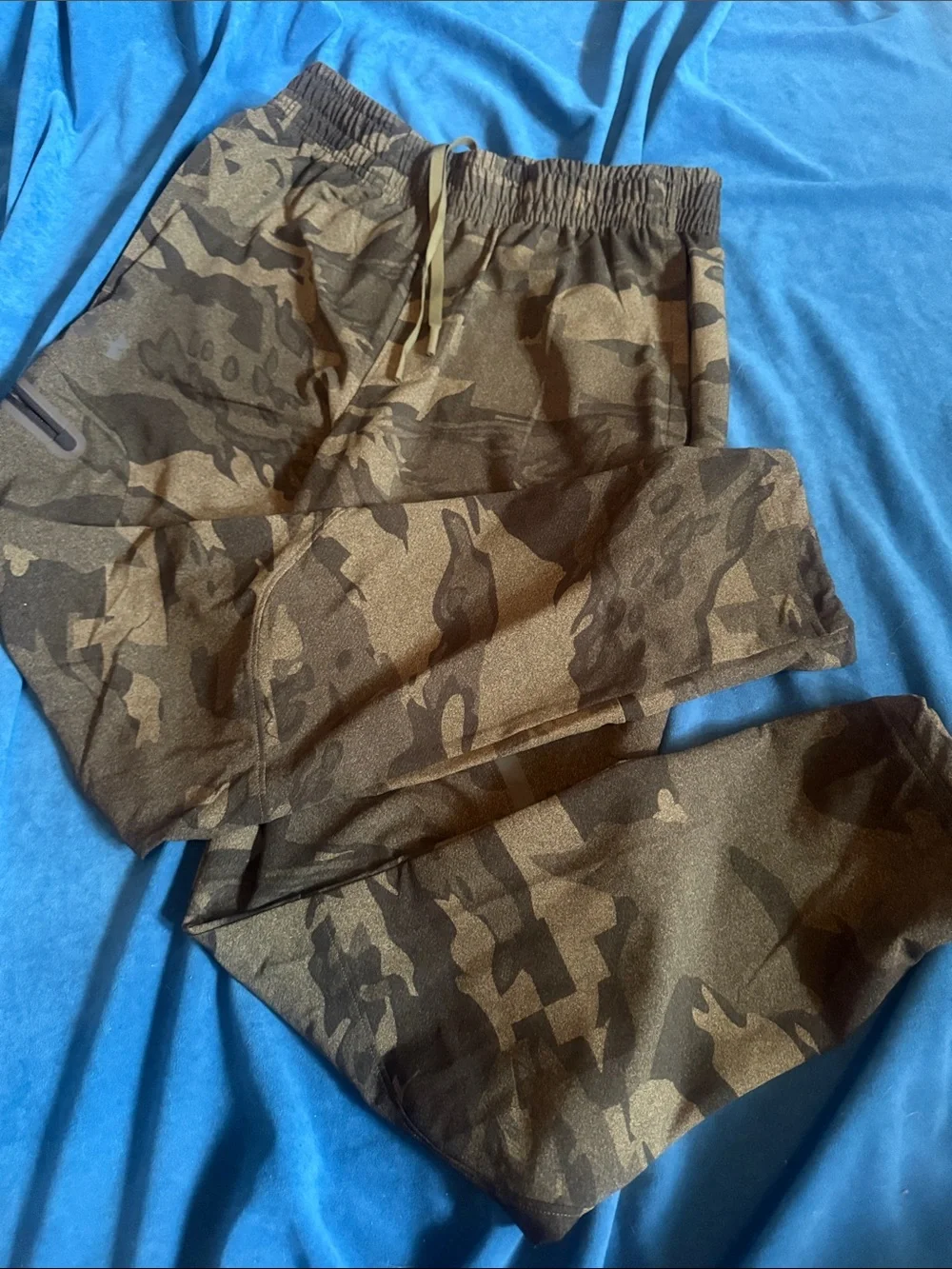 NWOT under armour size M Men's Camo Jogger Pants - Olive Green - Picture 2 of 7